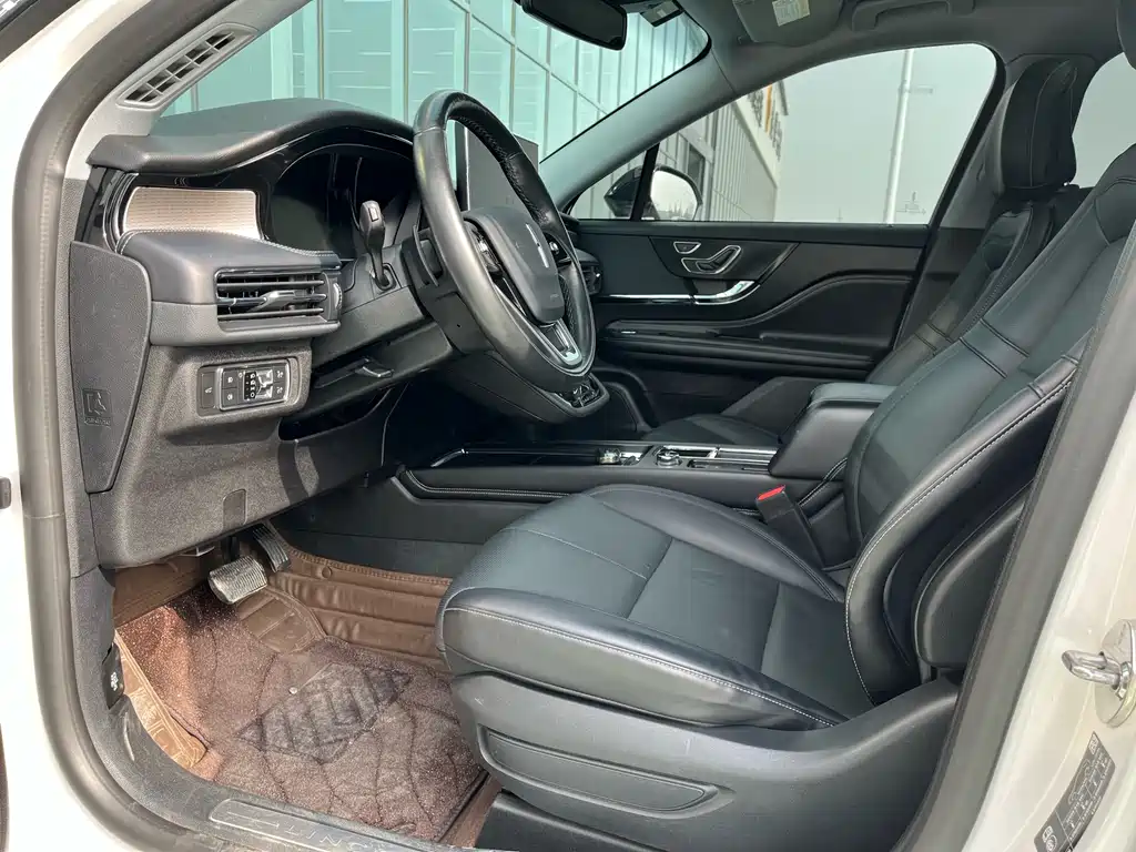 Lincoln Corsair 2023 — фото 4