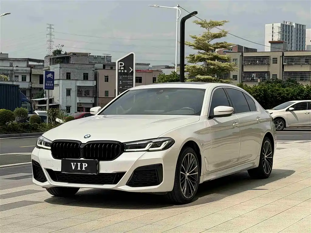 BMW 5 Series 2023 — фото 1