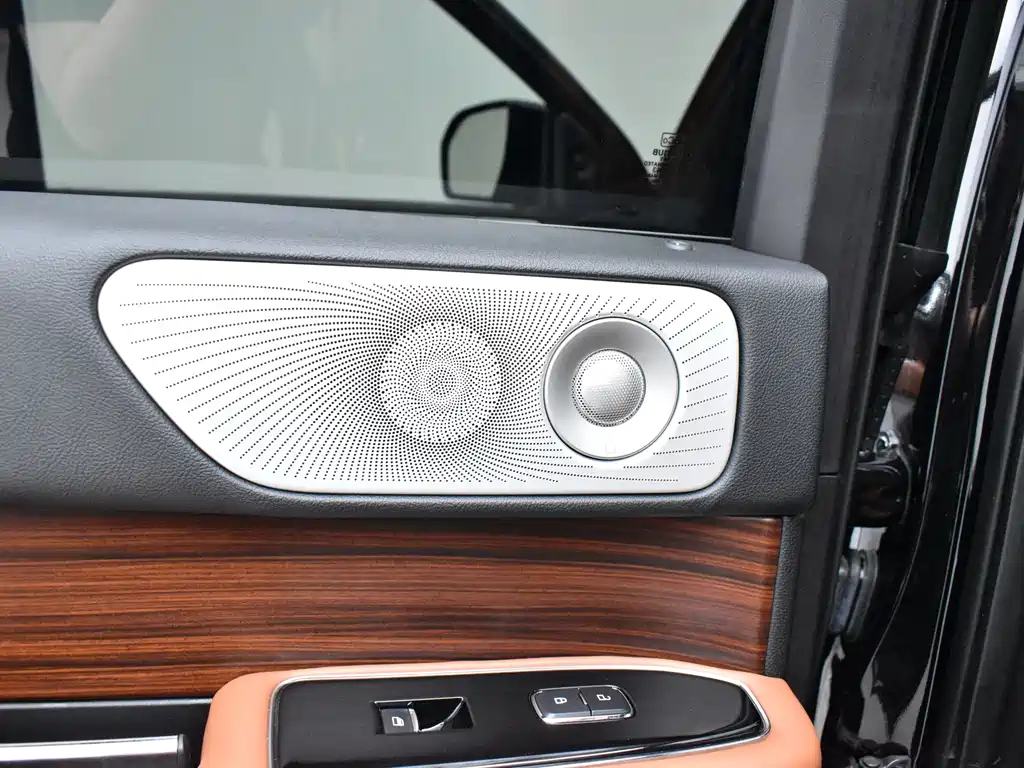 Lincoln Navigator 2019 — фото 20