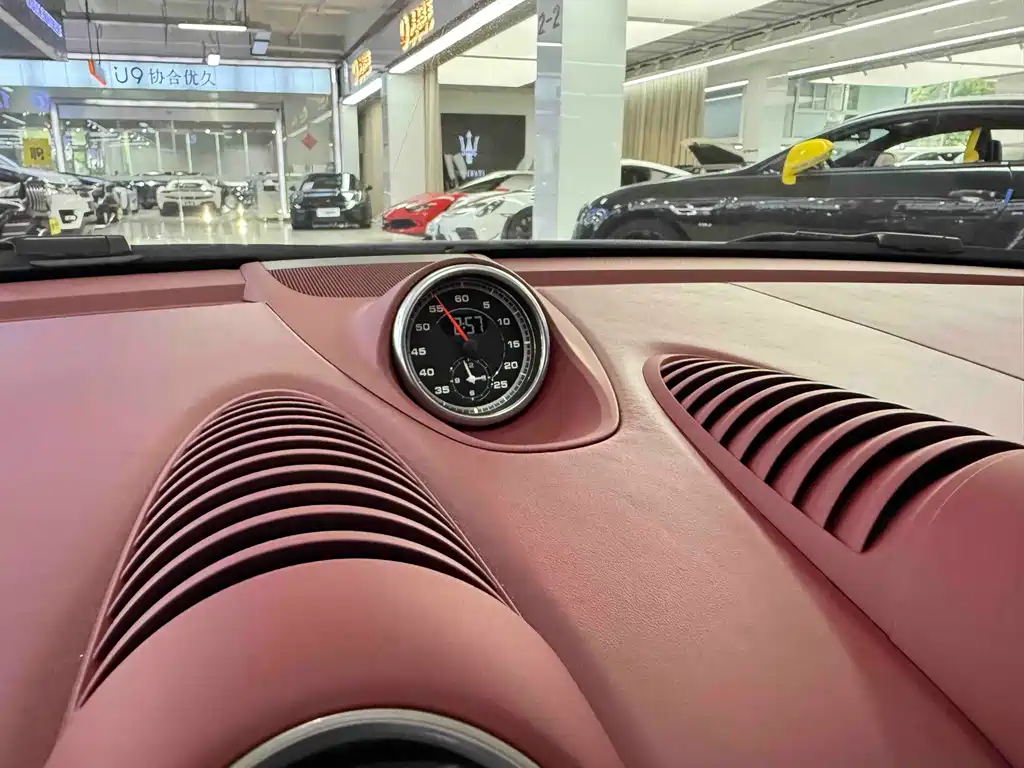 Porsche 718 2024 — фото 10