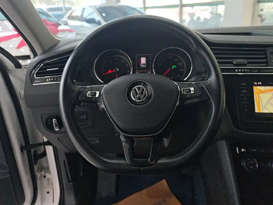Volkswagen Tiguan L 2020 — фото 15