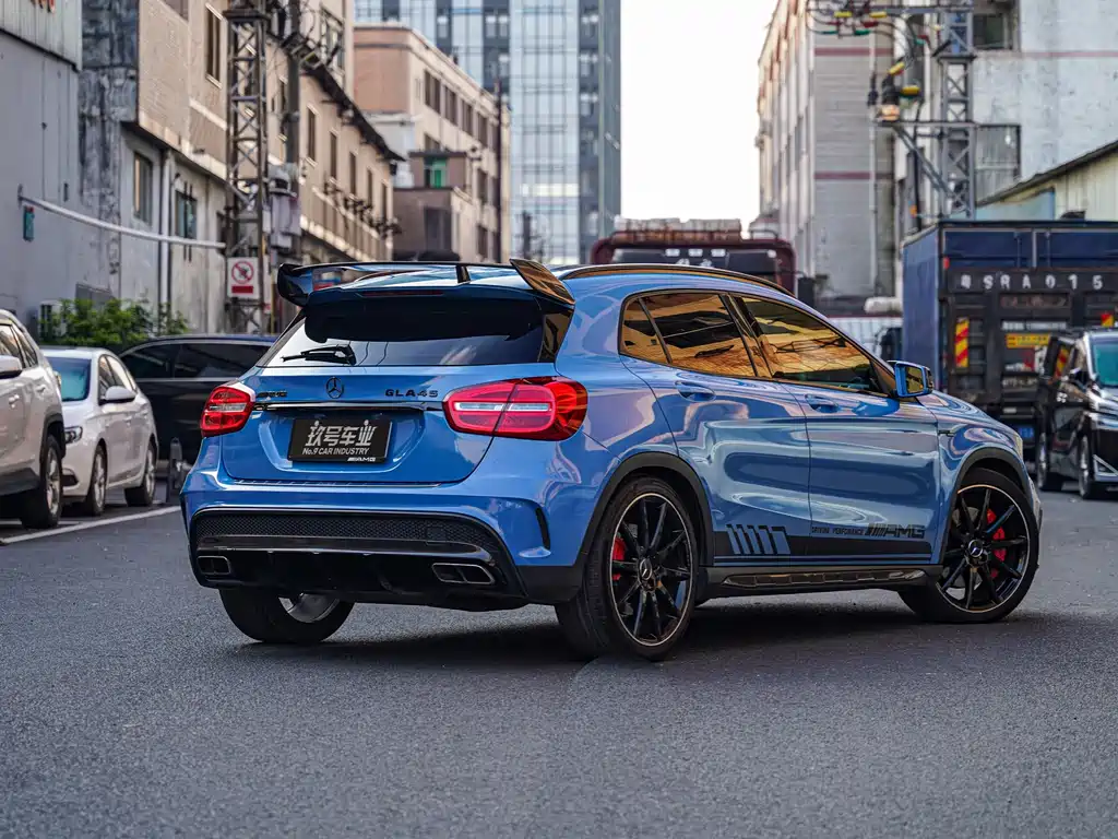 Mercedes-Benz GLA AMG 2017 — фото 3