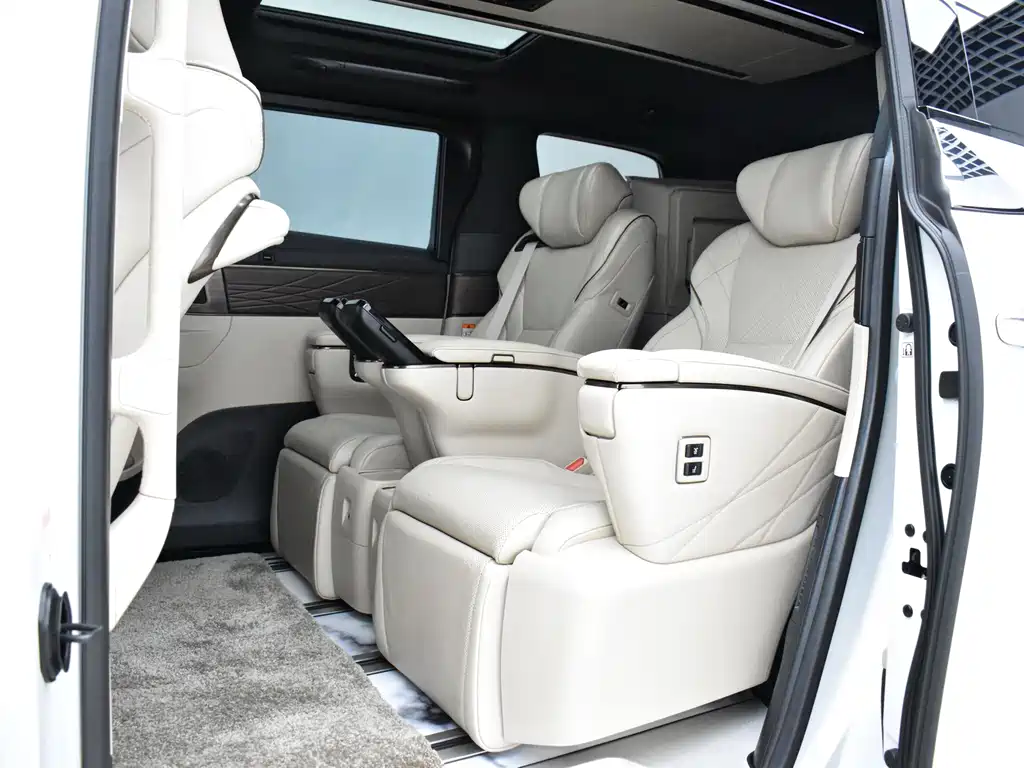 Toyota Alphard 2025 — фото 17