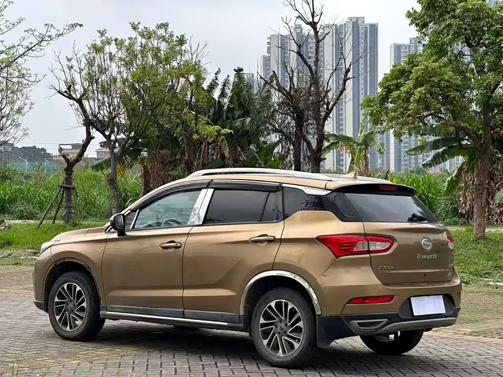 GAC Motor Trumpchi GS4 2015 — фото 11