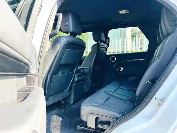 Land Rover Discovery 2019