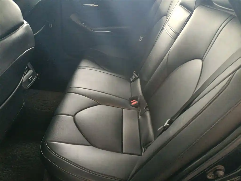 Toyota Avalon 2022 — фото 13
