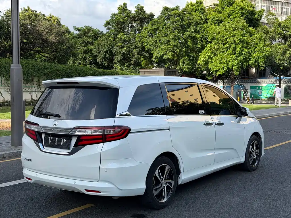 Honda Odyssey 2016 — фото 22