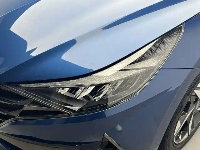 Hyundai Elantra 2021 — фото 15