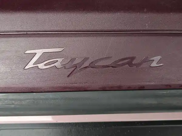 Porsche Taycan 2021