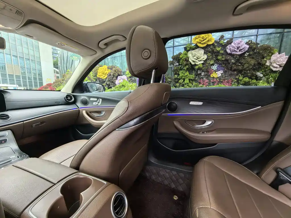 Mercedes-Benz E-Class 2019 — фото 11