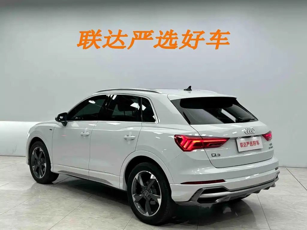 Audi Q3 2022 — фото 24