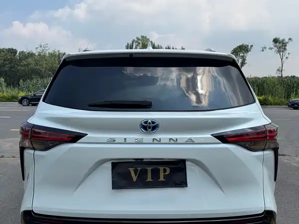Toyota Sienna 2024