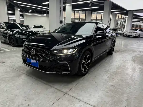 Volkswagen Passat 2024