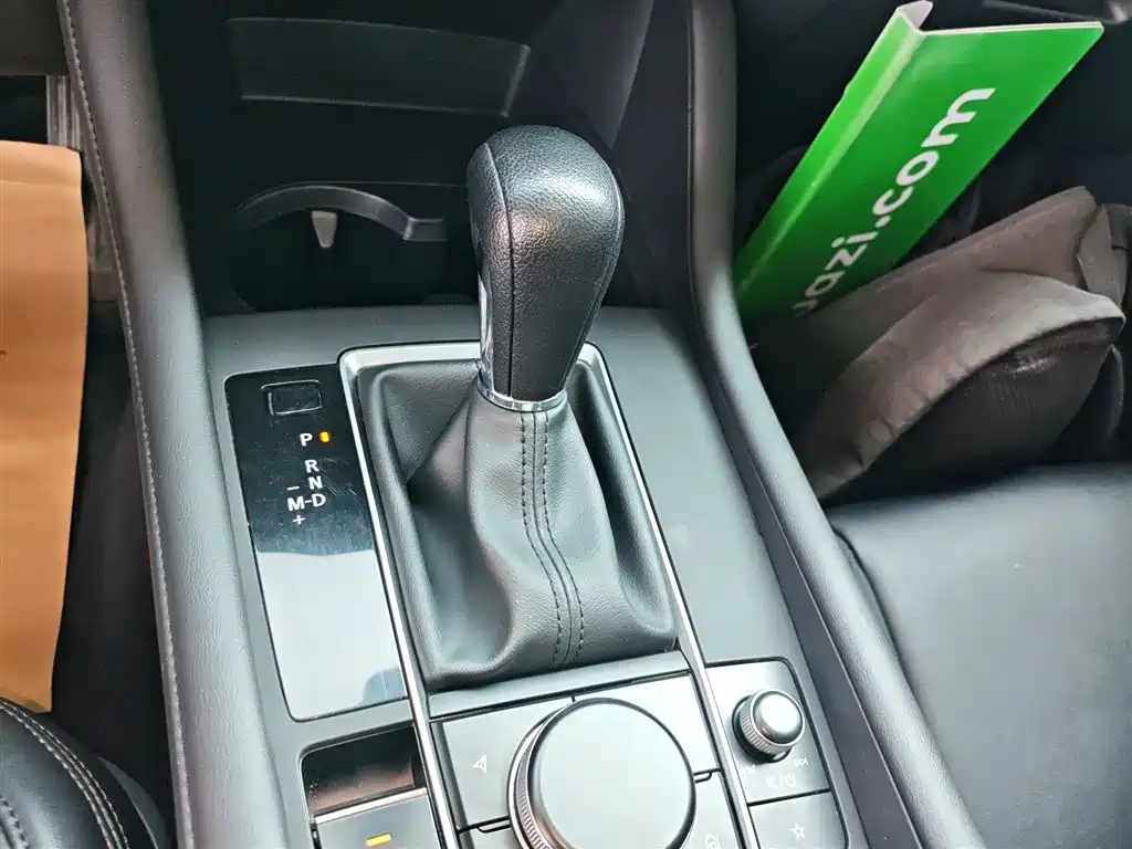 Mazda 3 Axela 2021 — фото 14