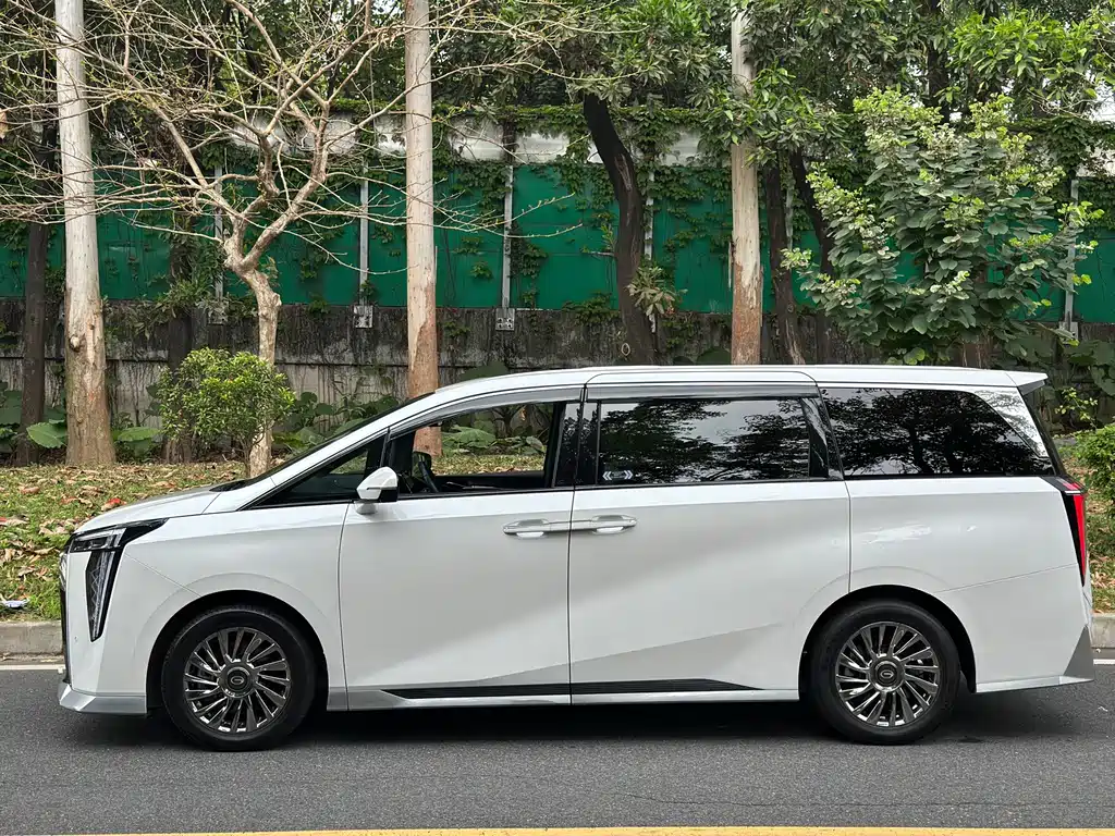 GAC Trumpchi M8 2023 — фото 2