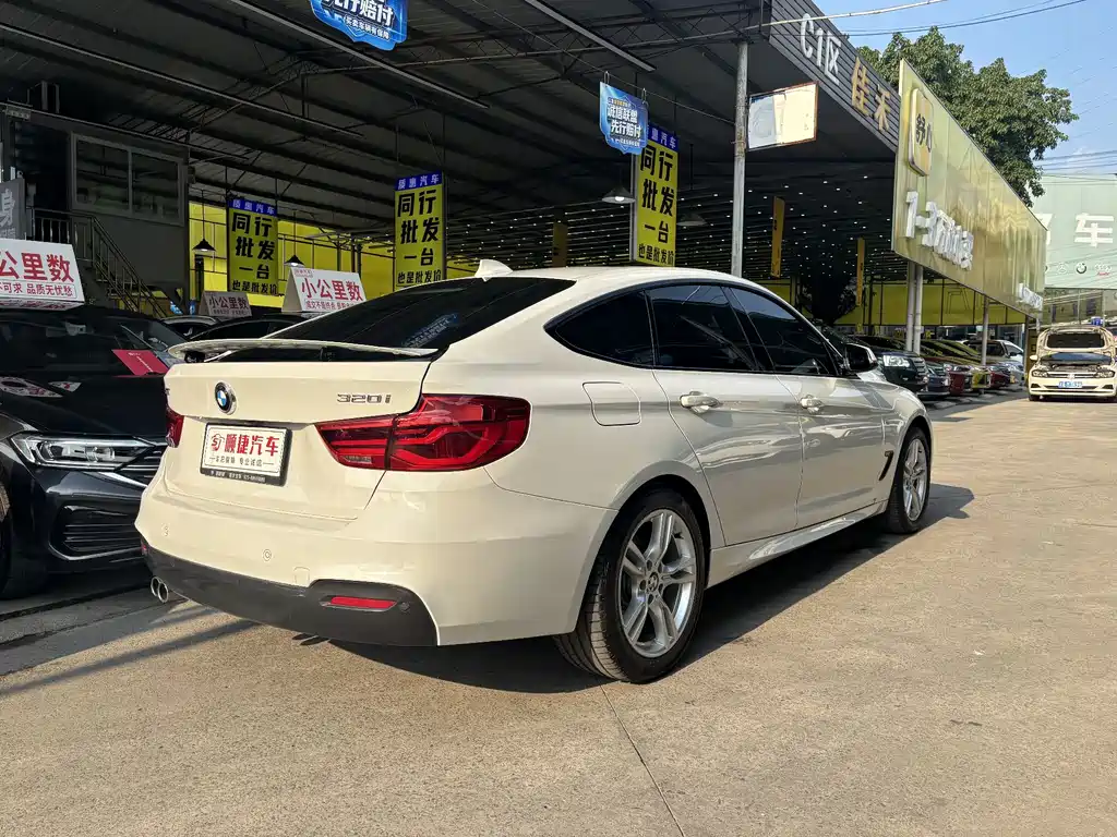BMW 3 Series GT 2018 — фото 12
