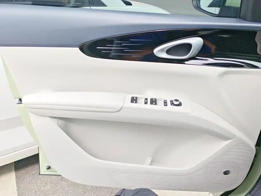 Geely Galaxy Starwish 2025 — фото 7