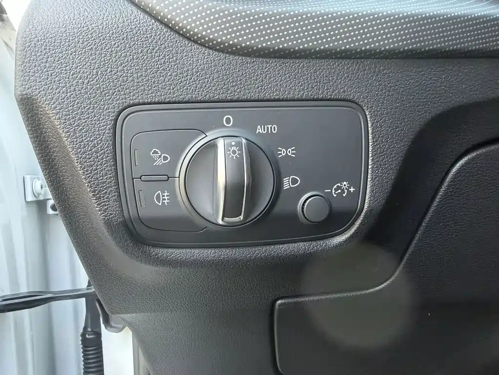 Audi Q2L 2022 — фото 17