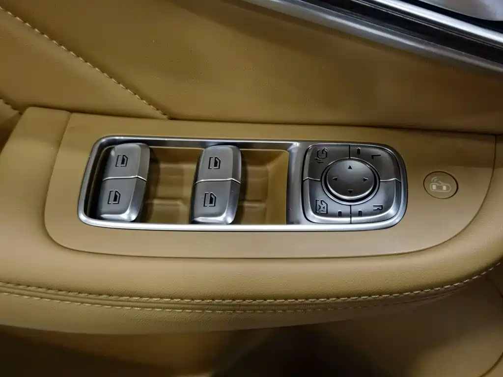 Roewe MARVEL X 2019 — фото 9