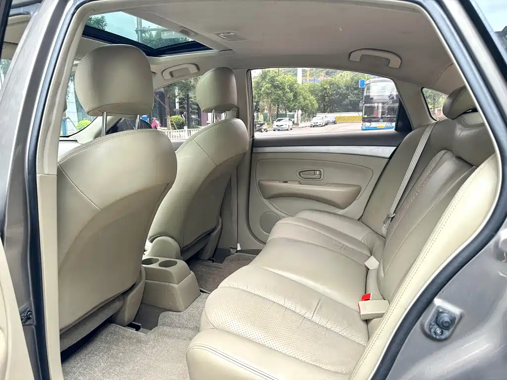 Nissan Sylphy 2014 — фото 12