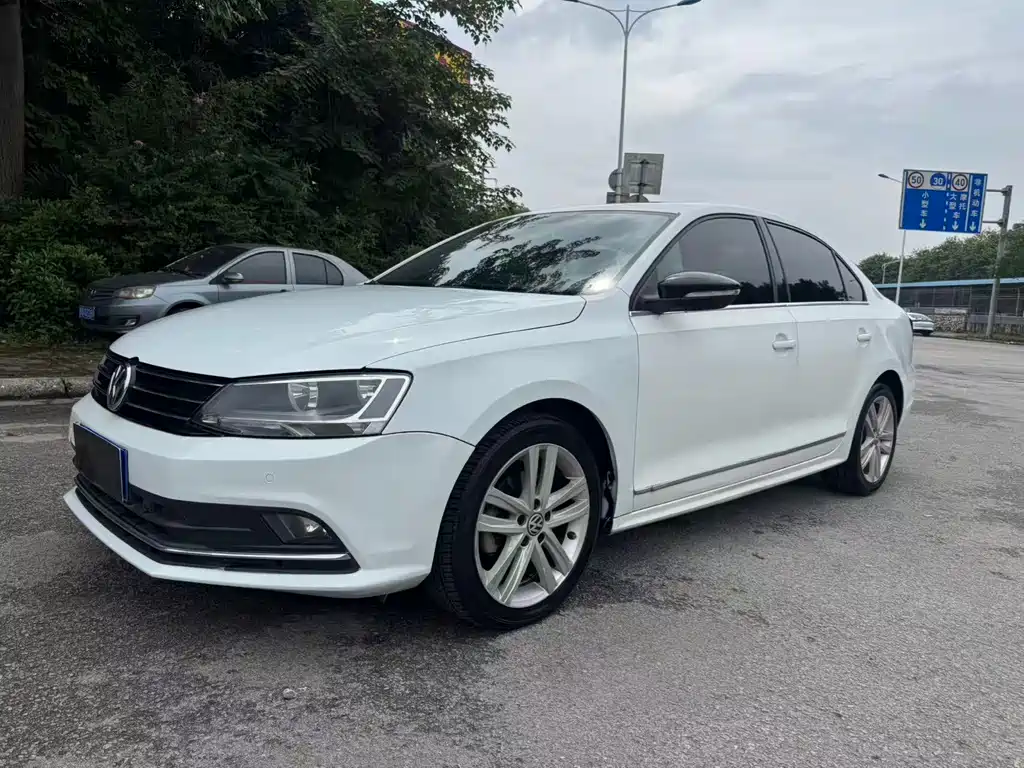 Volkswagen Sagitar 2017