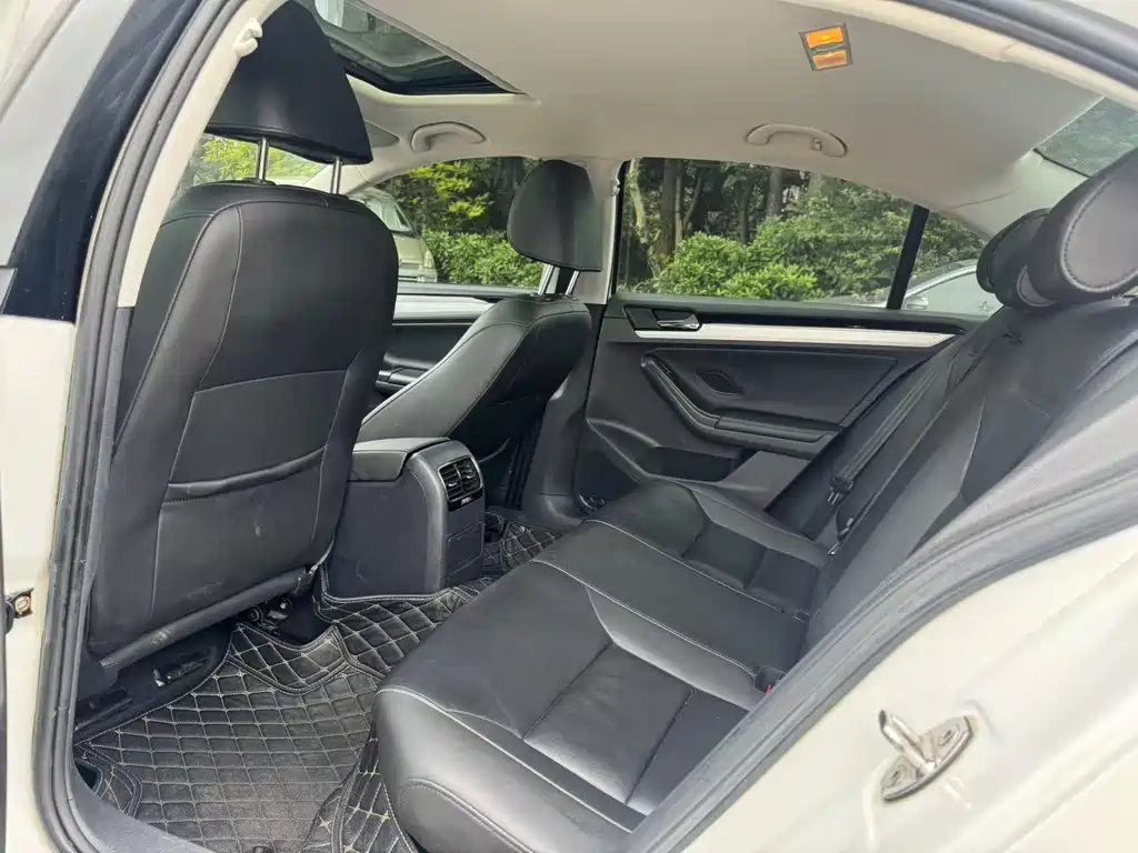 Volkswagen Sagitar 2017