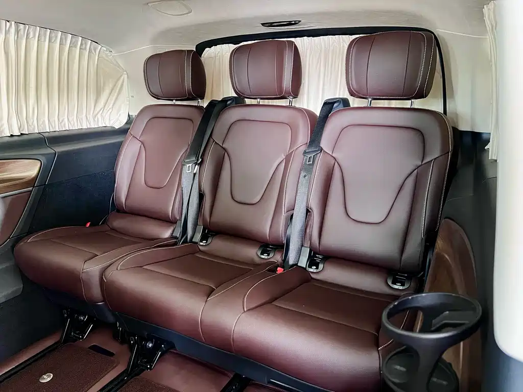 Mercedes-Benz V-Class 2022 — фото 11