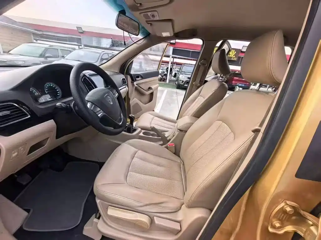 Baojun 730 2015