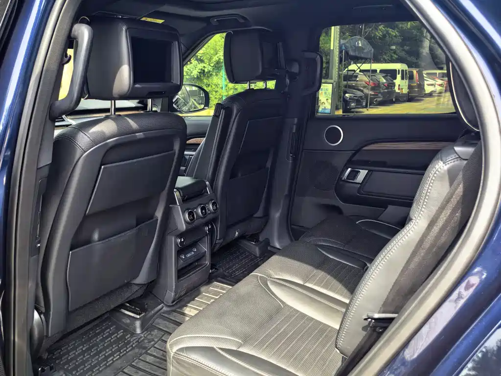 Land Rover Discovery 2017 — фото 16
