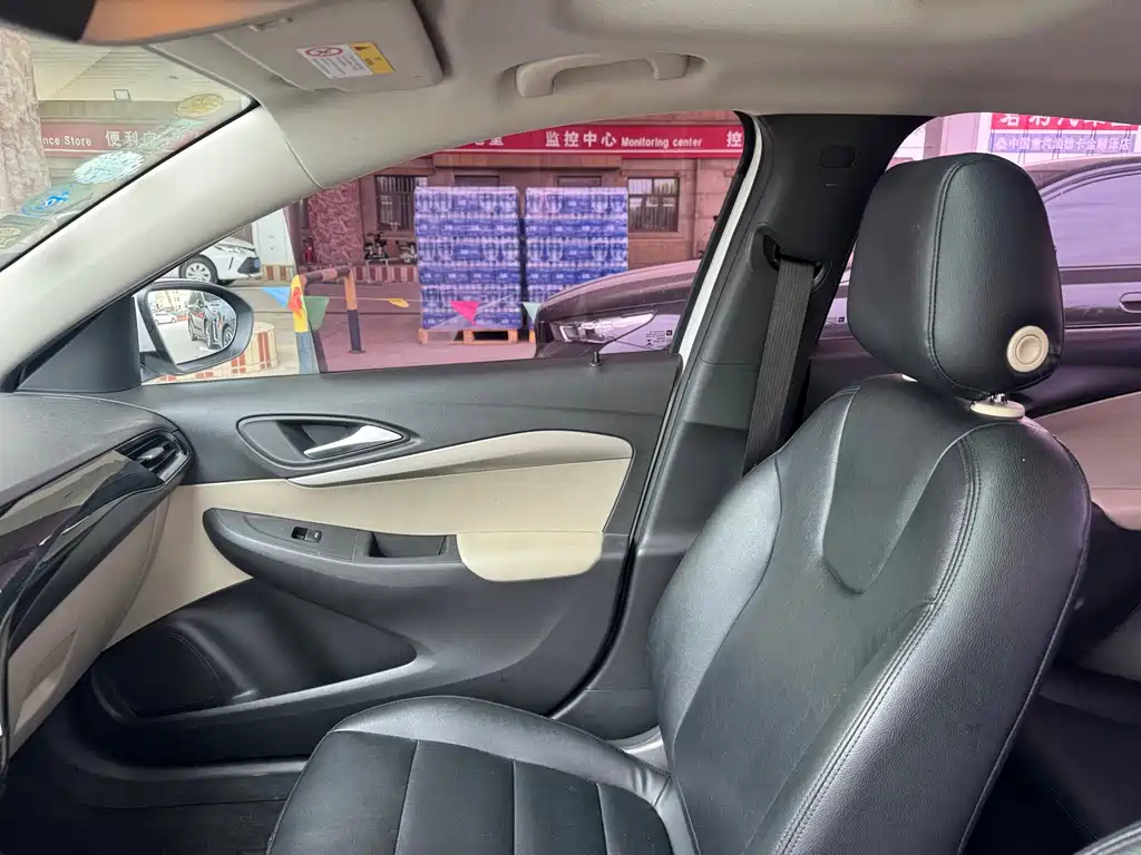 Buick Excelle 2018 — фото 10