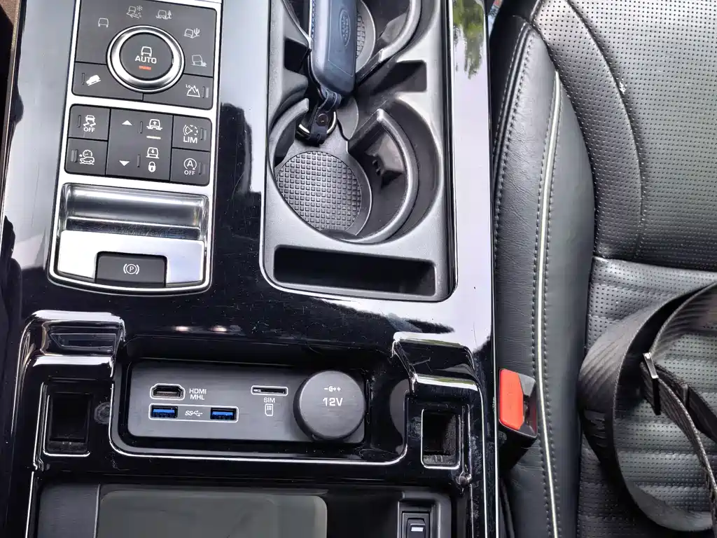 Land Rover Discovery 2017 — фото 20