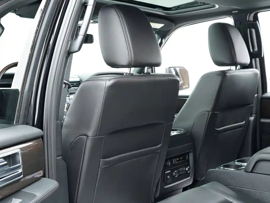 Lincoln Navigator 2018 — фото 15
