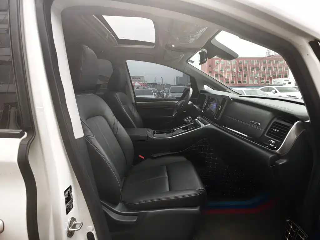 GAC Motor Trumpchi M8 2022 — фото 11