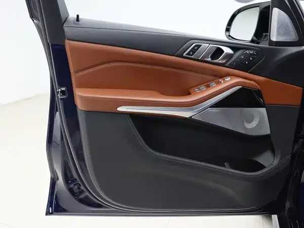 BMW X7 M60i 2023