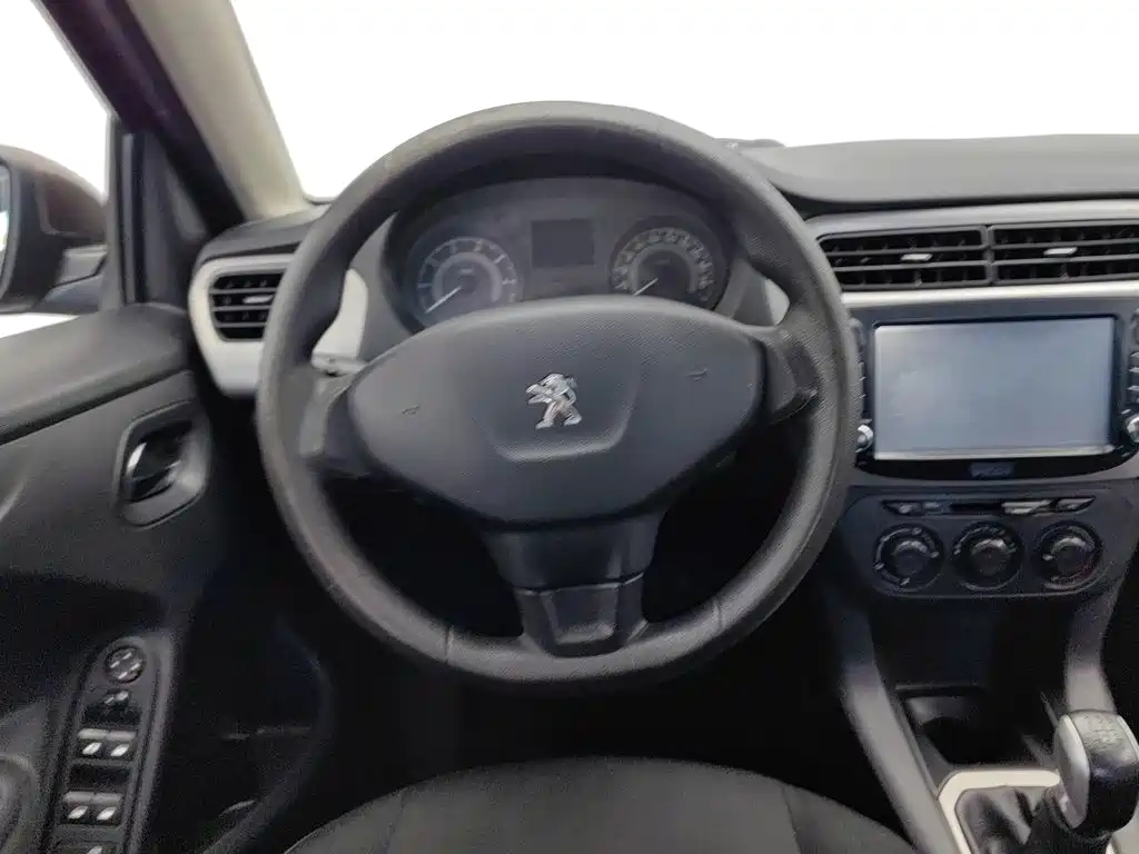 Peugeot 301 2015 — фото 11