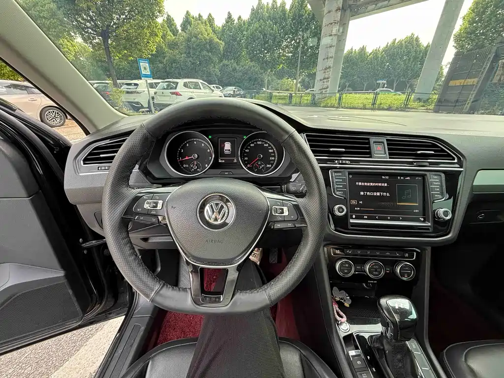 Volkswagen Tiguan L 2017 — фото 9