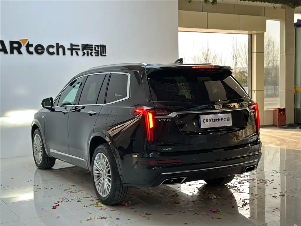 Cadillac XT6 2025 — фото 6