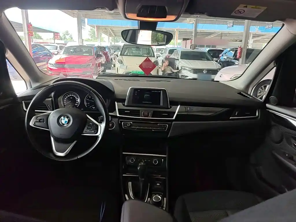 BMW 2 Series Station Wagon 2019 — фото 10