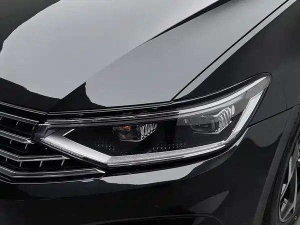 Volkswagen Magotan 2025