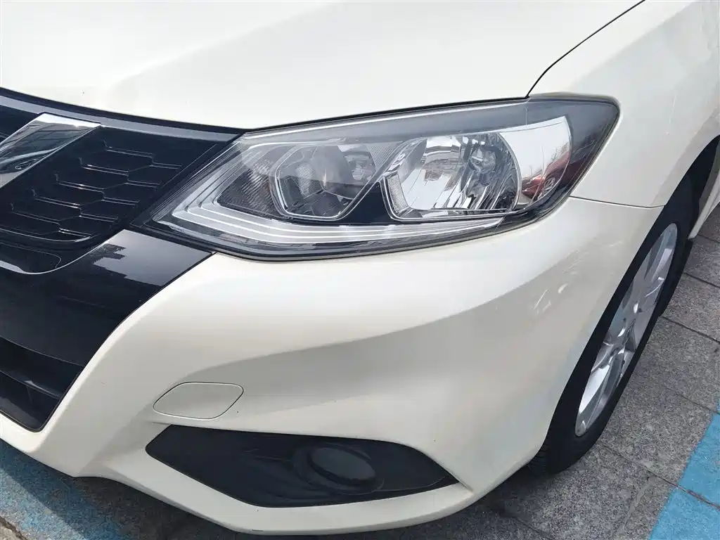 Nissan Tiida 2018 — фото 23