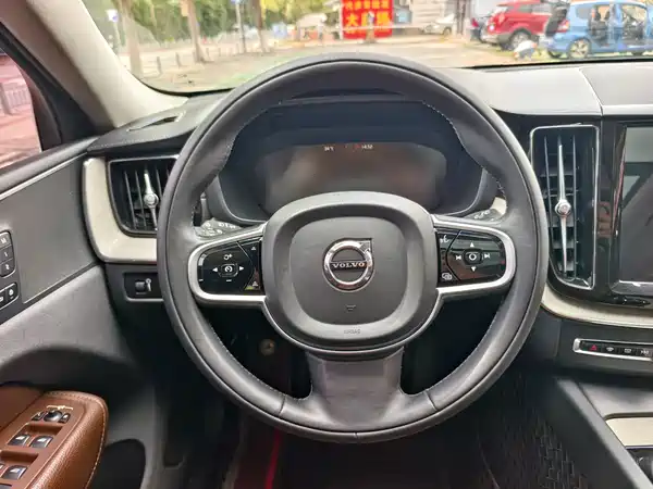 Volvo XC60 2020