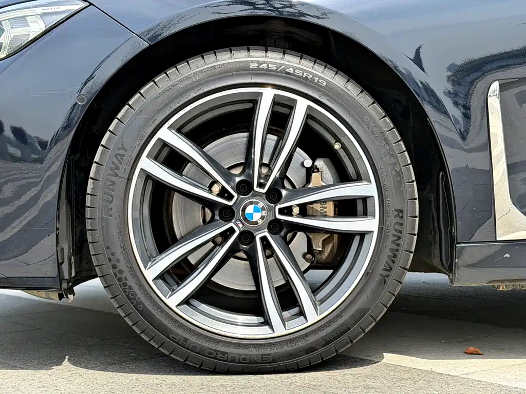 BMW 7 Series 2019 — фото 16