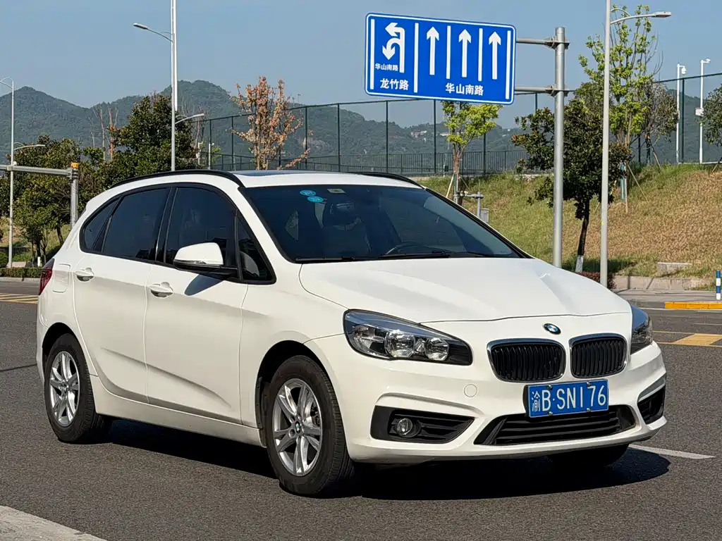 BMW 2 Series Station Wagon 2015 — фото 1