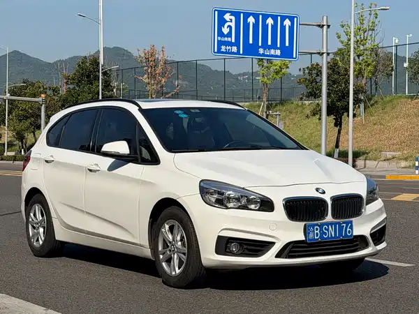 BMW 2 Series Station Wagon 2015