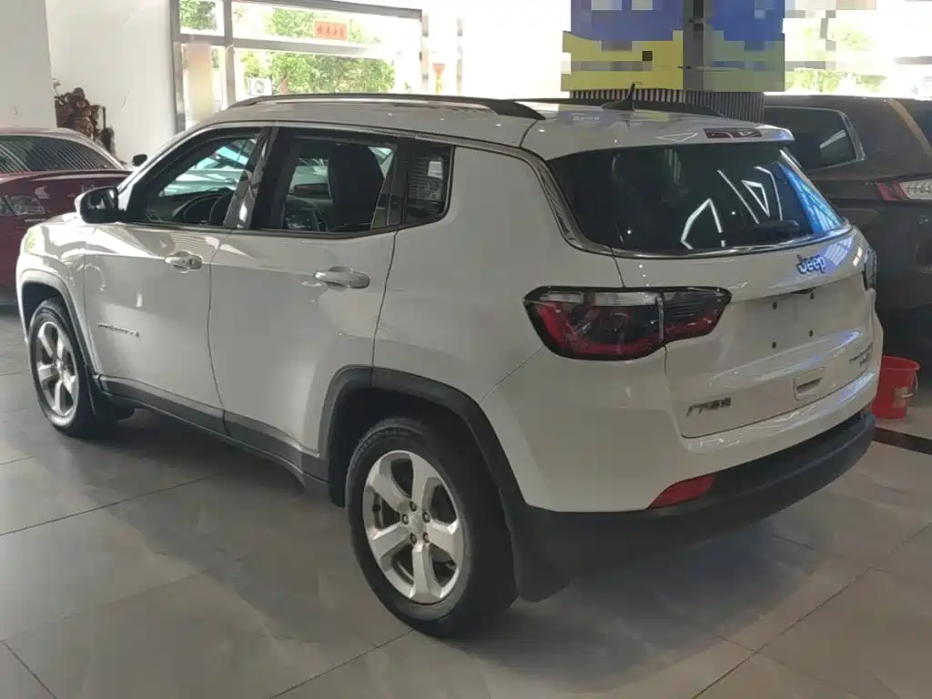 Jeep Compass 2018 — фото 5