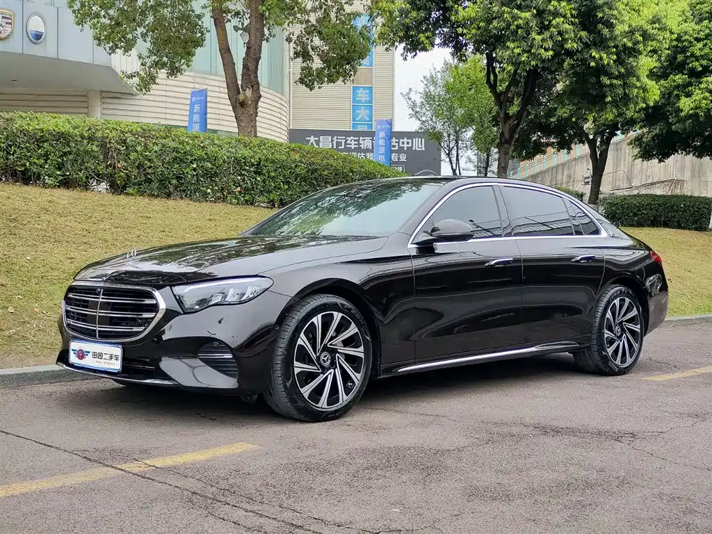 Mercedes-Benz E-Class 2024