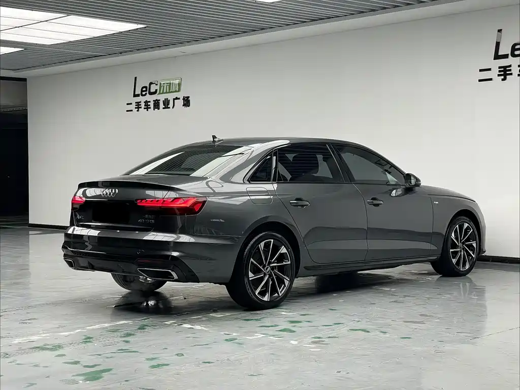 Audi A4L 2023 — фото 6