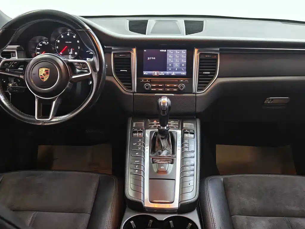 Porsche Macan 2017 — фото 12