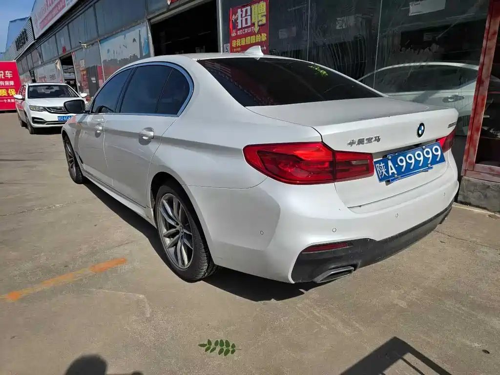 BMW 5 Series 2020 — фото 10