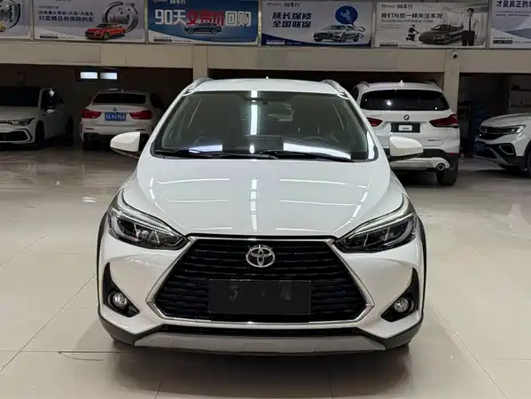Toyota Yaris L 2022